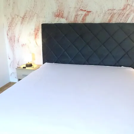Luna - One Bedroom