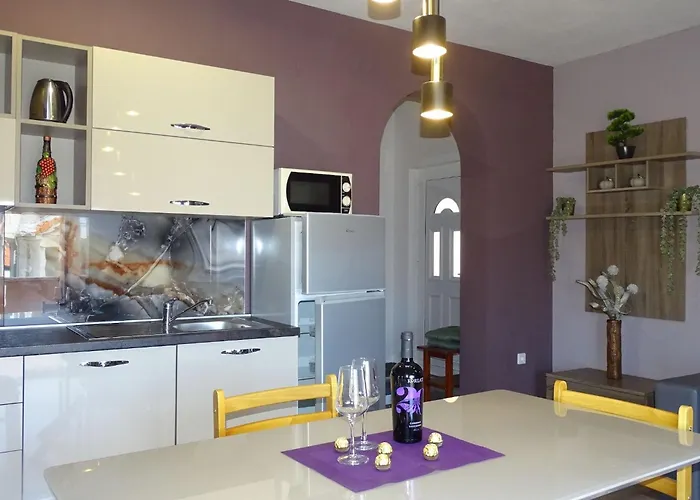 Luna - One Bedroom